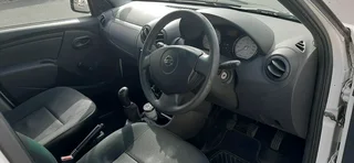 Nissan np200 R100000