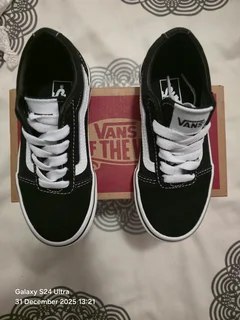 Young boys ward (Suede/Canvas) Black/White