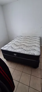 Cozy Nights Bishop Mattress &#43; Base (Queen)