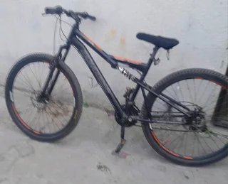 Mongoose 29 inch mountain bike