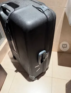 Samsonite 360 hard shell suitcase
