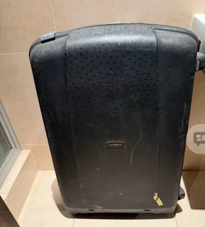 Samsonite 360 hard shell suitcase