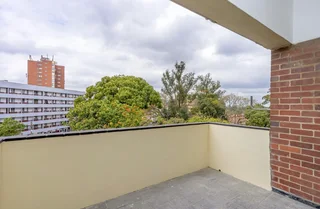 Large Room to Rent in 2-Bedroom Apartment – Pinetown | Available 1 January 2026 | R3000 pm