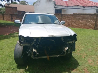 2007 jeep grand cherokee 3.0L CRD Overland quadra drive 2 stripping for Spares (Cheap Parts)