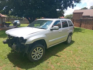 2007 jeep grand cherokee 3.0L CRD Overland quadra drive 2 stripping for Spares (Cheap Parts)
