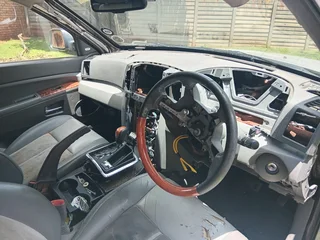 2007 jeep grand cherokee 3.0L CRD Overland quadra drive 2 stripping for Spares (Cheap Parts)