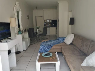 EXTRA LARGE TOP FLOOR FLAT