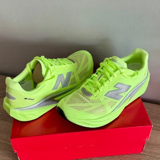 New Balance Men's FuelCell Rebel v5 Size10