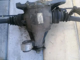 2010 MERCEDES BENZ C350 V6 (W204) REAR, DIFFERENTIAL WITH CV SHAFTS,HUBS AND BRAKES