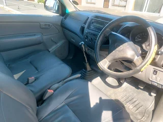 2011 TOYOTA HILUX 2.5D
