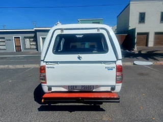 2011 TOYOTA HILUX 2.5D LWN