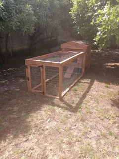 CHICKENS COOPS available in Tokai R2900