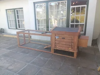 CHICKENS COOPS available in Tokai R2900