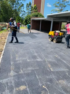 TAR SURFACING DRIVEWAYS