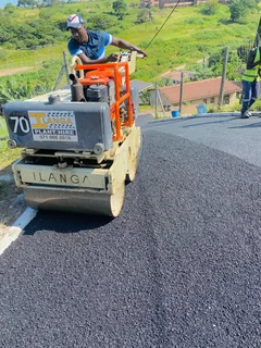 TAR DRIVEWAYS AND PAVING