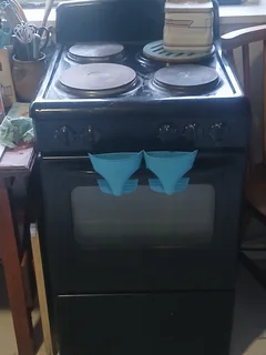 Stove - Ad posted by Yolande Smith