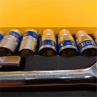 Perfect Dealz 12 Pieces Socket Set 1/2” with Extension Bar and Case