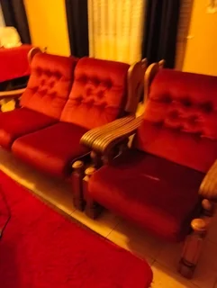 Oak lounge set R1600  or nearest cash offer (shallcross)