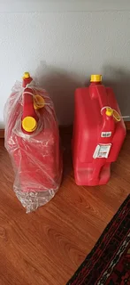 2 x 25l petrol canisters