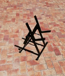 Heavy-duty GUITAR AMP stand for sale in VERY GOOD condition!