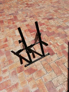 Heavy-duty GUITAR AMP stand for sale in VERY GOOD condition!