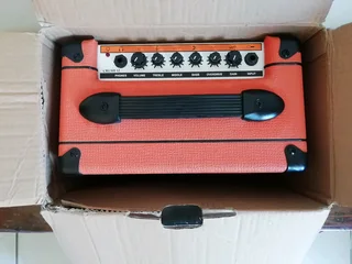 Orange CRUSH 12 watt electric guitar amp IMMACULATE like new SPOTLESS in box with manuals!