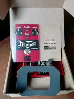 Seymour Duncan Dirty Deed Distortion guitar effects pedal IMMACULATE like new SPOTLESS in the box!