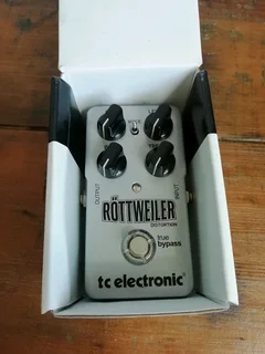 TC Electronic Rottweiler metal Distortion guitar effects pedal IMMACULATE like new Spotless in box!