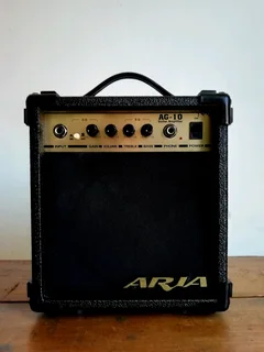 ARIA AG-10 10WATT Duel channel electric guitar amp EXCELLENT condition