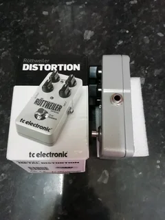 TC Electronic Rottweiler metal Distortion guitar effects pedal Like new condition in box SPOTLESS!