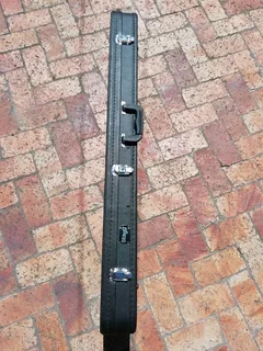 Stagg GCA RE hard case for electric guitar IMMACULATE like NEW spotless condition with keys!!