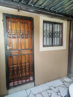 Room to let in secure yard