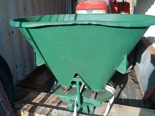 Fertiliser Spreader Strooier