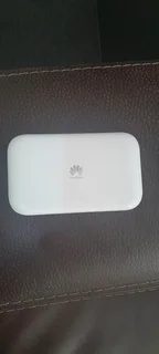Huawei Pocket wifi 5GHZ Open to all network, R500 rands