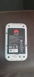 Huawei Pocket wifi 5GHZ Open to all network, R500 rands