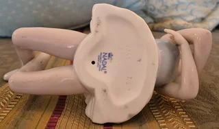 並Ballerina並 Lying Down Porcelain Sculpture [Figurine/Statuette] by Nadal {RARE!} (Worth $53!)