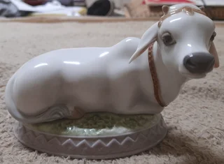 Sacred cow Lladró Figurine/statuette [porcelain] {ultra Rare!} (value Of $295!)