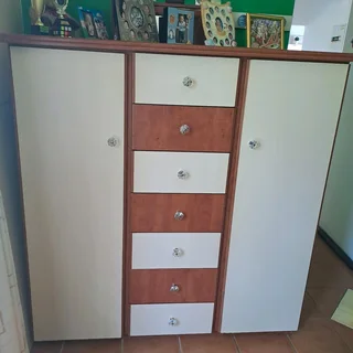 Pulling Drawer/Cupboard