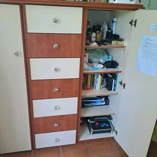 Pulling Drawer/Cupboard