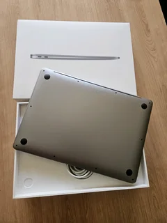 MacBook Air M1 13-inch / Cycle count 19