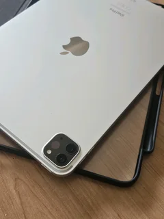 iPad Pro 11-inch 4th Gen M2 512GB Wi-Fi ONLY