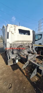 2018 Isuzu NPR400 Selling AS IS (TT 749)