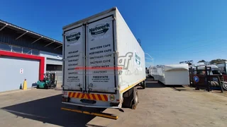 2015 Isuzu FTR850 Selling AS IS (TT 768)