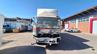2015 Isuzu FTR850 Selling AS IS (TT 768)
