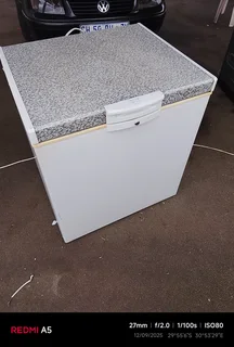 196Litre Defy freezer 4sale