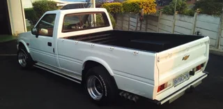 V8 KB250 Long wheel base, single cab Isuzu