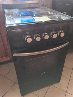 Black Free Standing 3 plate Electric stove with oven