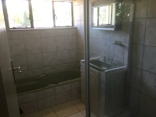 House To Share in Kew . Johannesburg