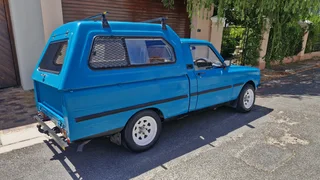 Compact Mazda Bakkie (Runs really well)