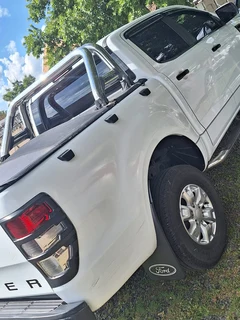FORD RANGER FOR SELL VERY CLEAN RANGER DRIVE AND GO